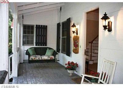 2nd image of 6 Rosebud Ln