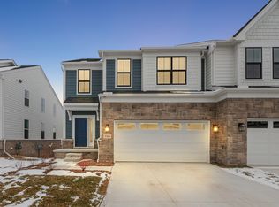 5366 Trail Vista Dr, West Bloomfield, MI