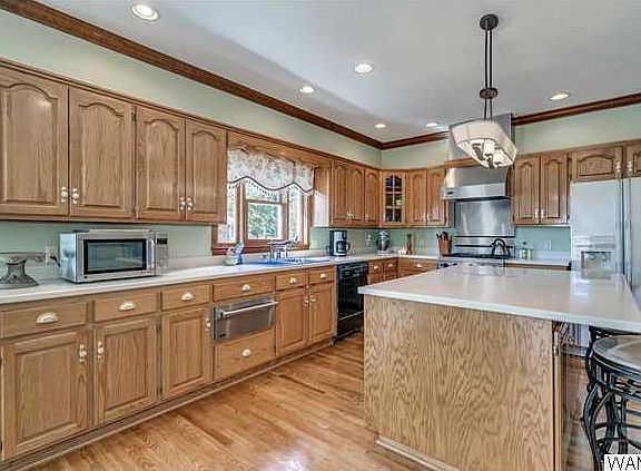 2nd image of 6028 Garden Oaks Dr