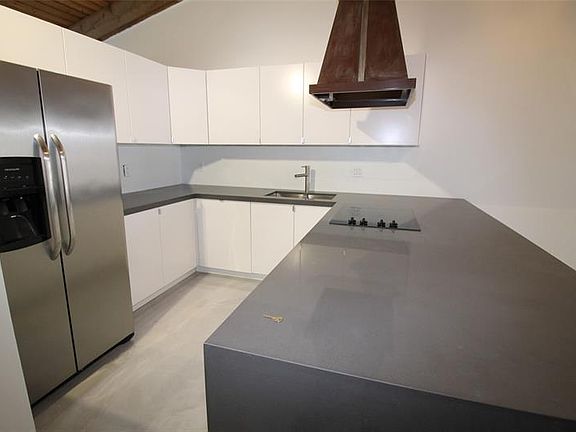 2nd image of 10331 Oleander Ct Unit 10331