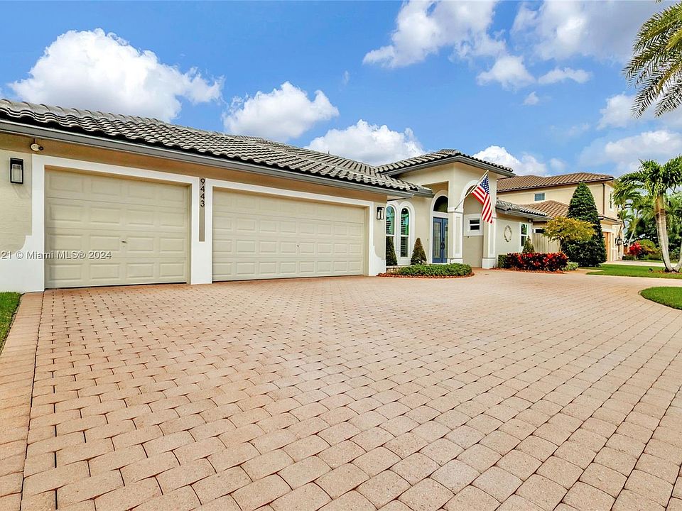 1st image of 9443 Cross Creek Dr