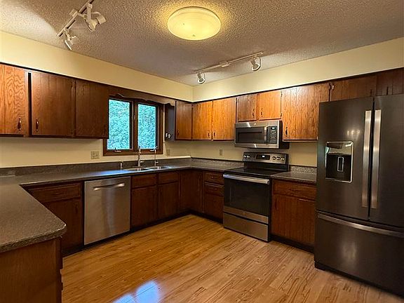 5th image of 30 Denbigh Dr