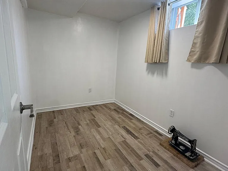 1106 Haig Blvd — Photo 4