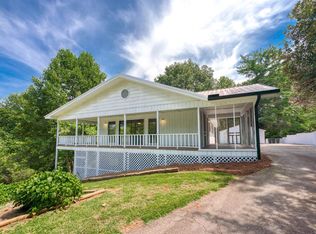 626 Hidden Valley Dr, Demorest, GA 30535