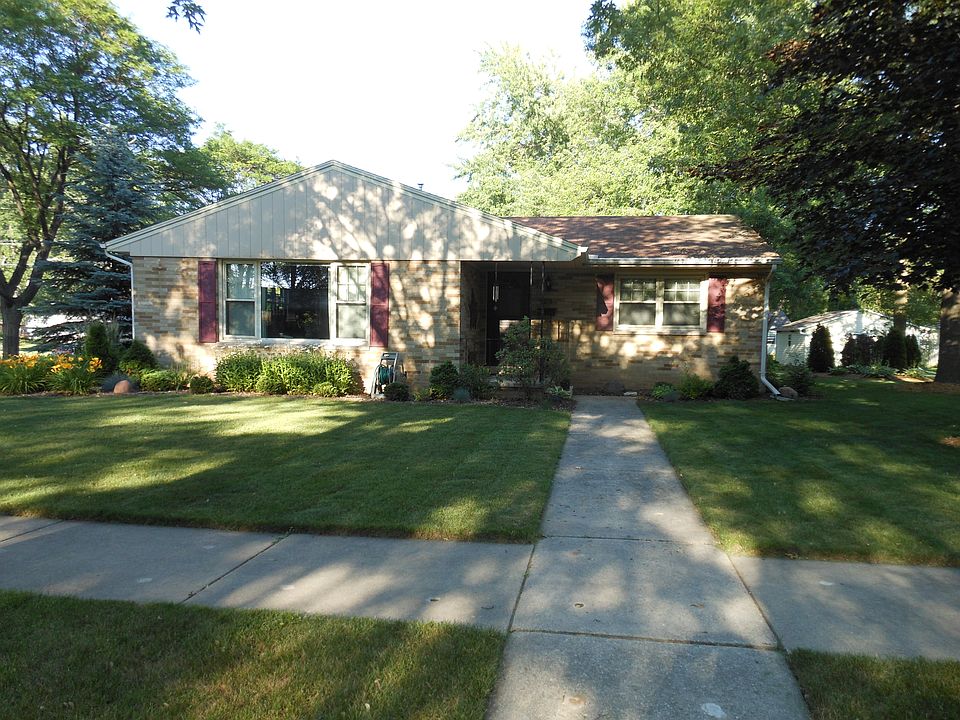 1st image of 905 Saint Joseph St