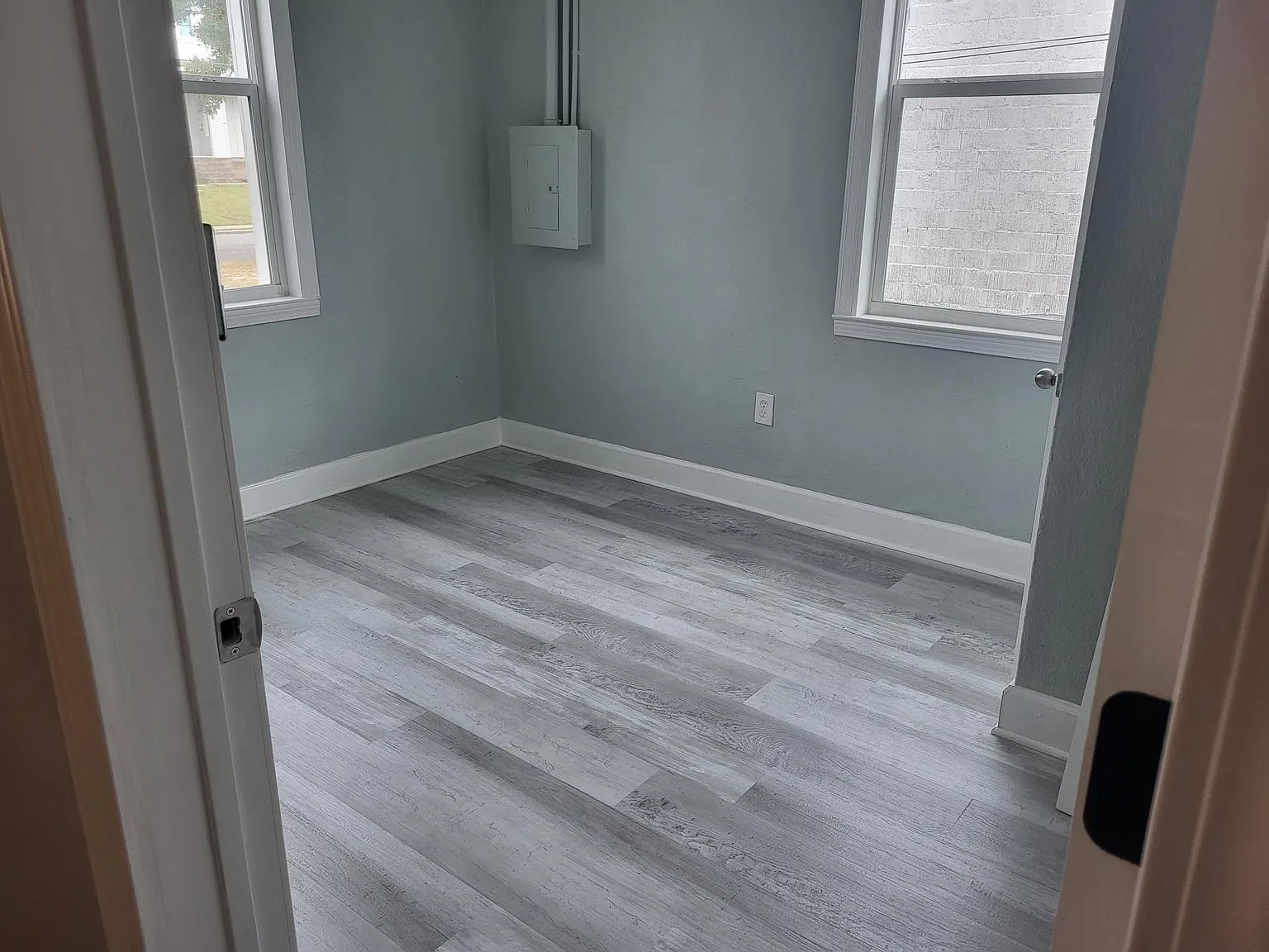 2 bed, 575 sqft, $1,225 — Photo 1