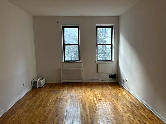 Rented by Eric Goodman Realty Corp | media 1