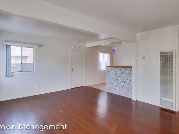 4th image of 1620 Oliver Ave