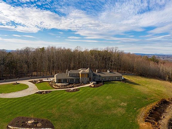 4th image of 208 Tower Ln