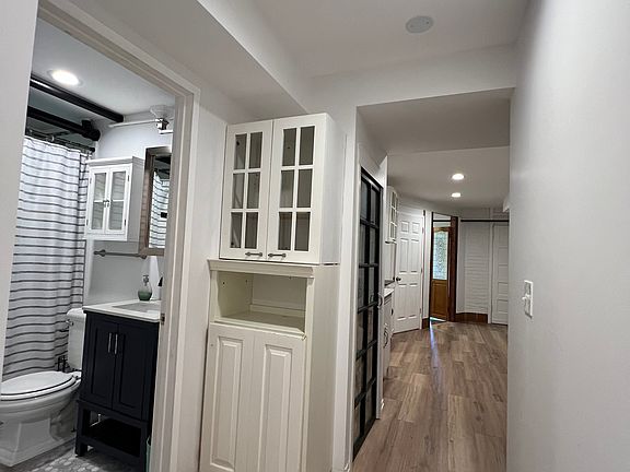 2nd image of 6352 N Paulina St #1