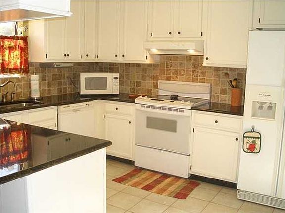 Spacious Kitchen