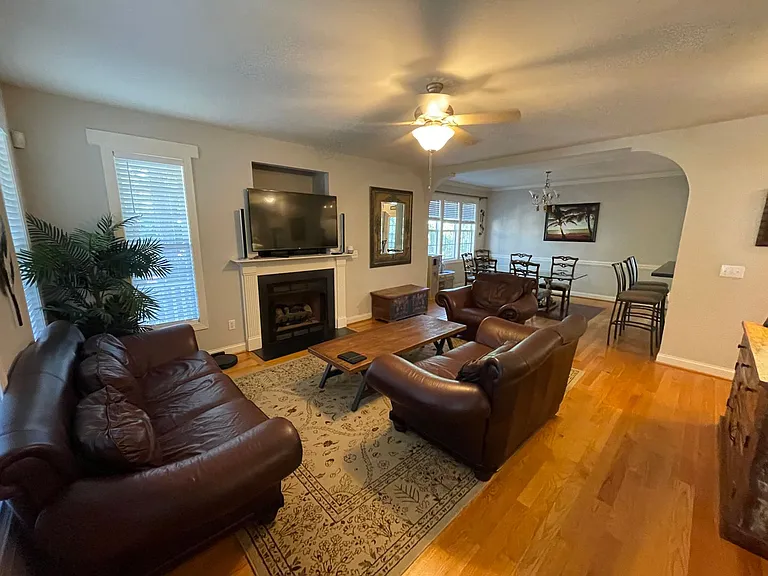 34 Woodbury Ln — Photo 7