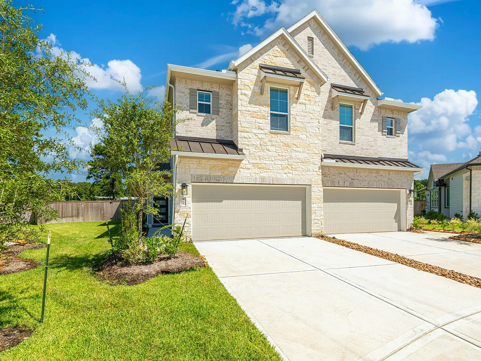 3 bed, 2.5 bath, 1558 sqft, $2,450 — Photo 1