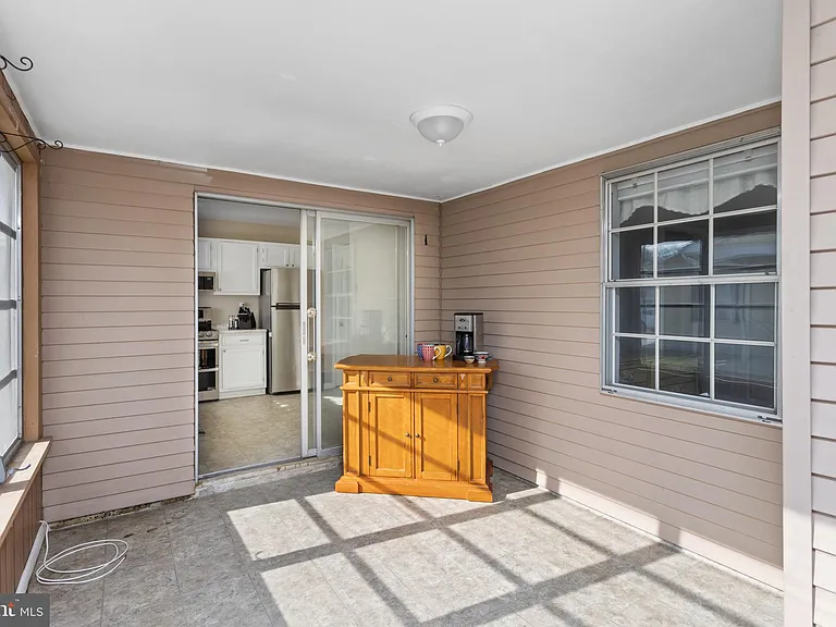 224 Huntington Dr — Photo 19