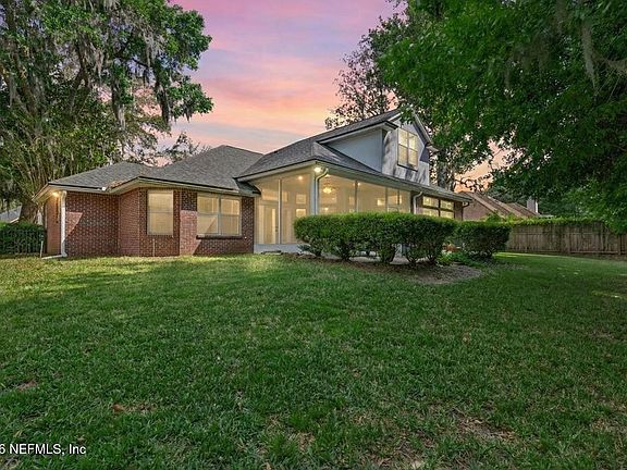 3rd image of 12776 EDENBRIDGE Court