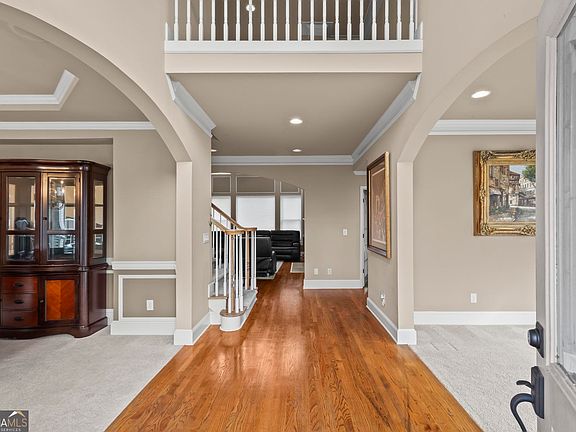 4th image of 320 Commons Gate Ct