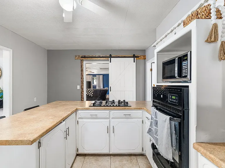 400 N Choctaw Ave — Photo 4