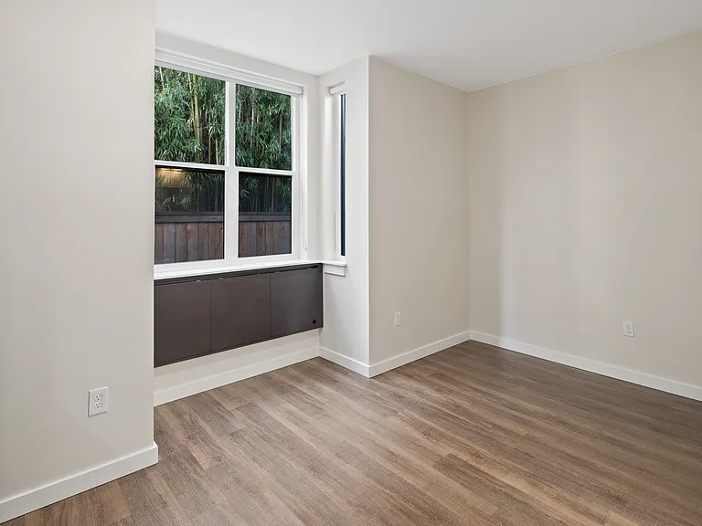 3635 Phinney Ave N — Photo 13