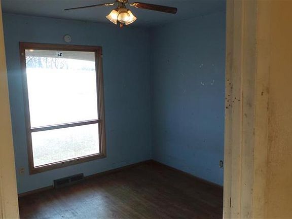 4th image of 2775 Dove Dr