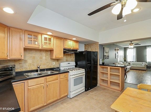 5th image of 1244 W Race Ave #1