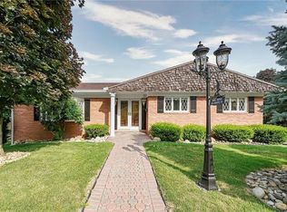 106 Roberts Ave, Burgettstown, PA