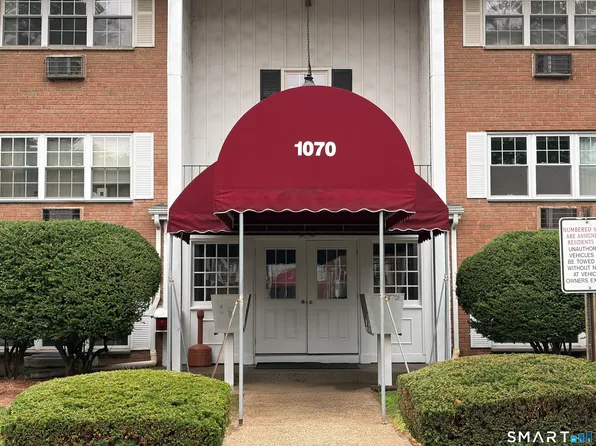 1070 New Haven Ave APT 70, Milford, CT 06460