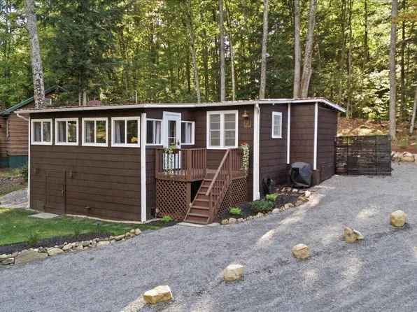 27 Maine Boulevard, Brant Lake, NY 12815