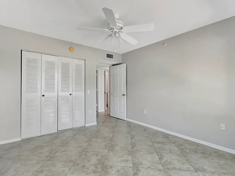 116 Villa Cir #116 — Photo 24