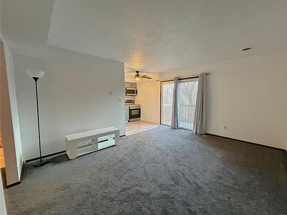 2nd image of 105 Wildwood Dr #6