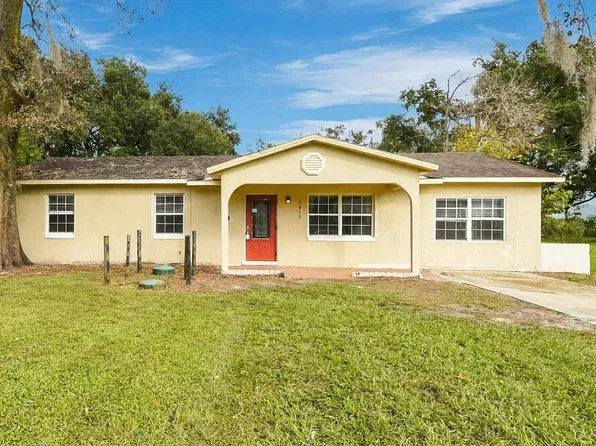 3915 Holly Ct, Mount Dora, FL 32757