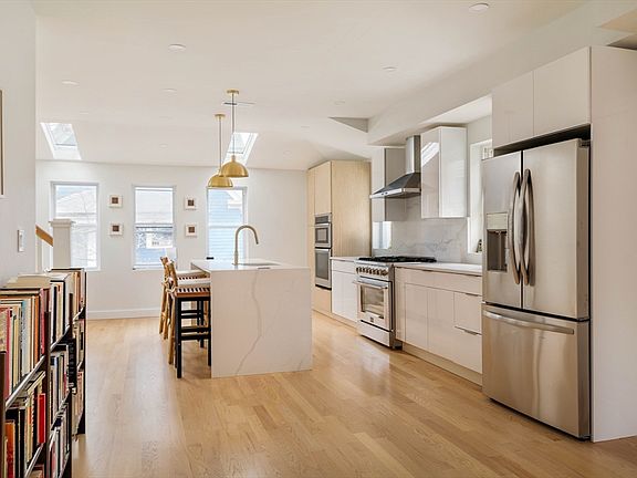 3rd image of 107 Josephine Ave #B