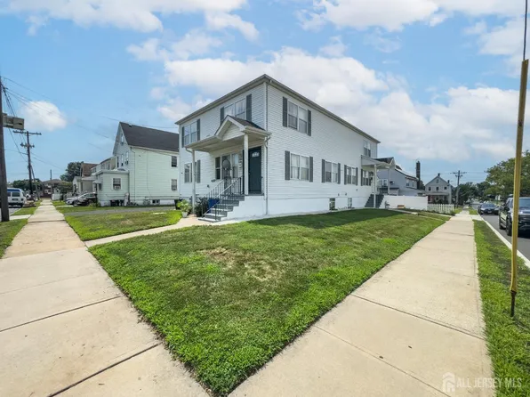 105R Lowell St, Carteret, NJ 07008