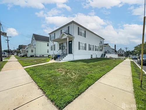 105R Lowell St Photo 1