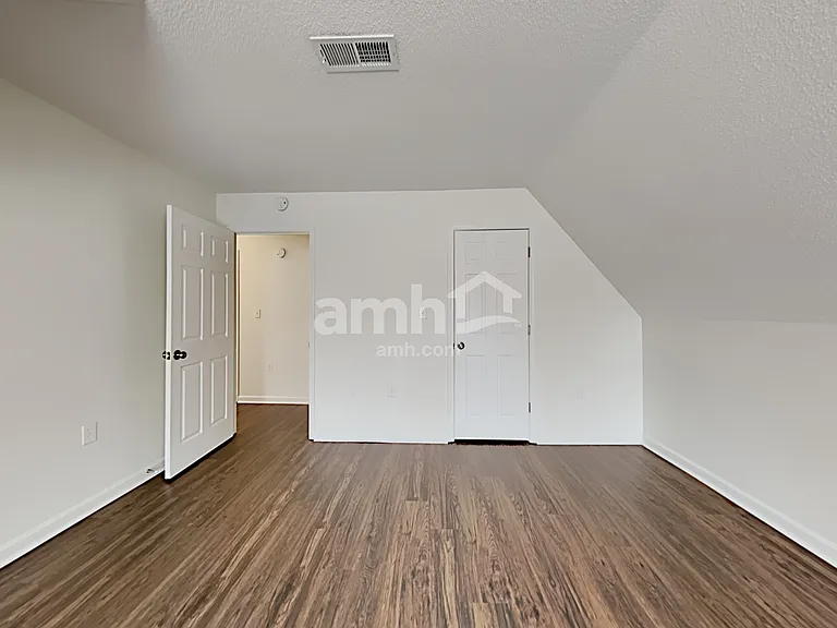 1838 Oak Springs Dr — Photo 14