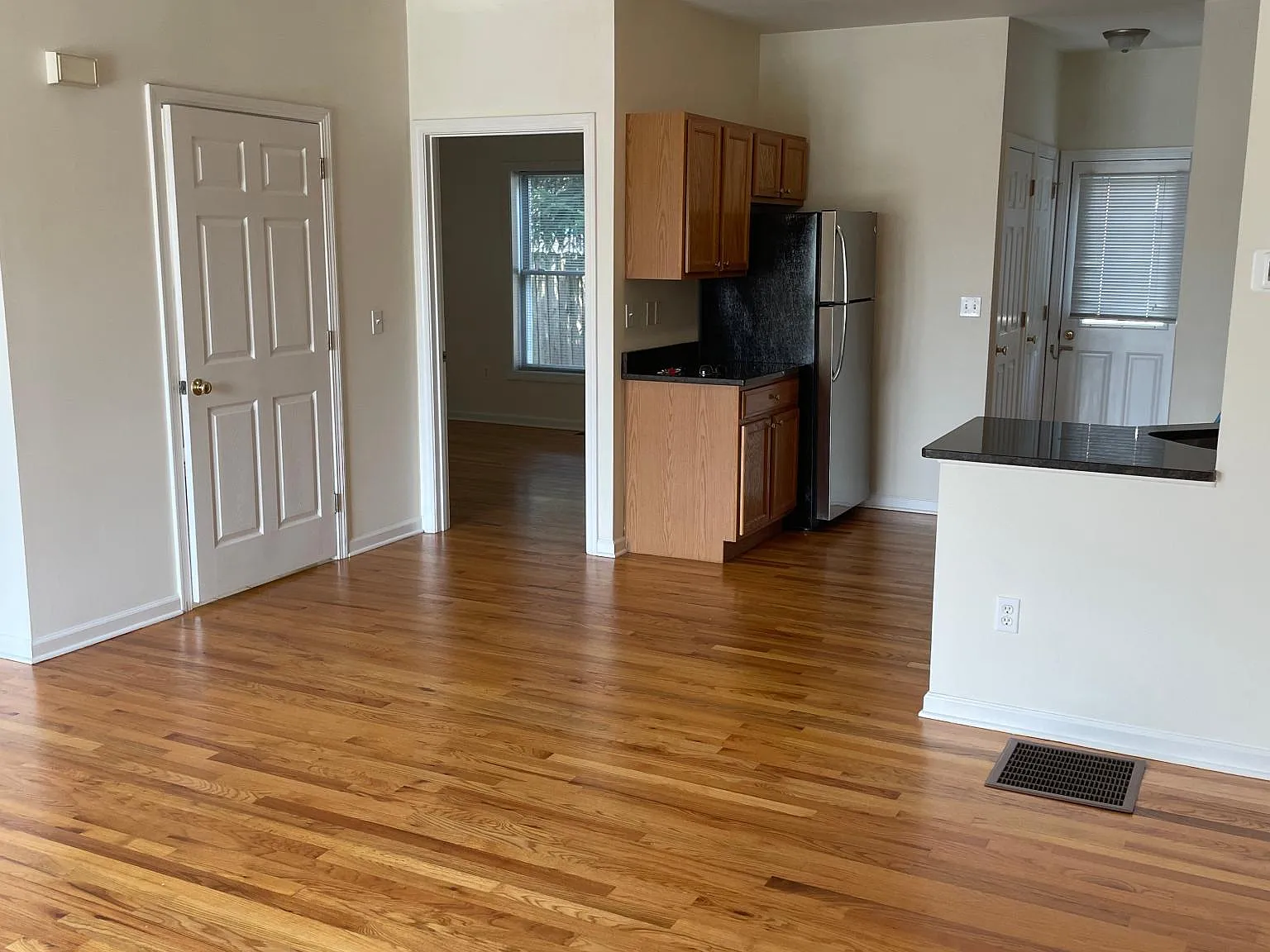1 bed, 768 sqft, $2,195 — Photo 3
