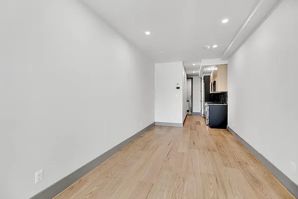 Rented by GROOME REALTY LLC | media 17