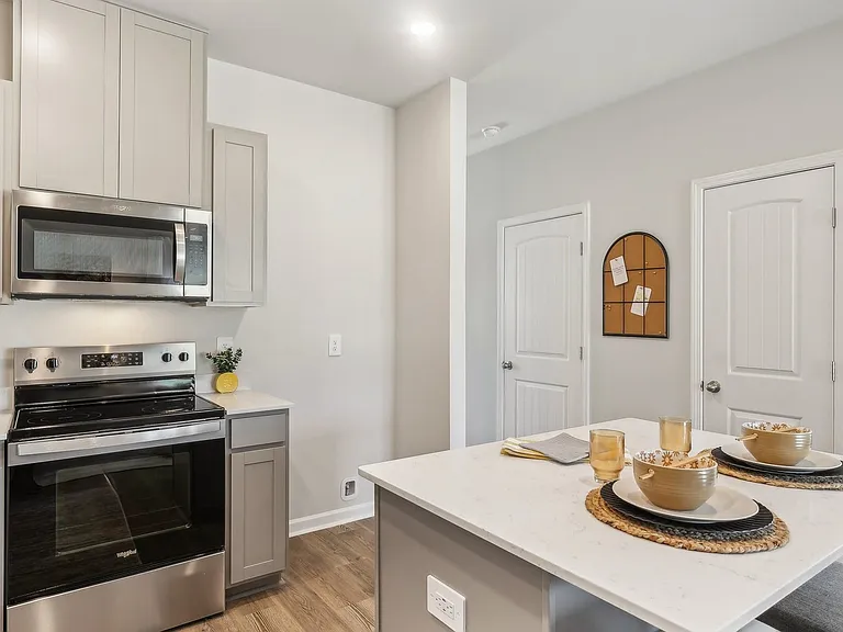 1024 Keyes Pl — Photo 26