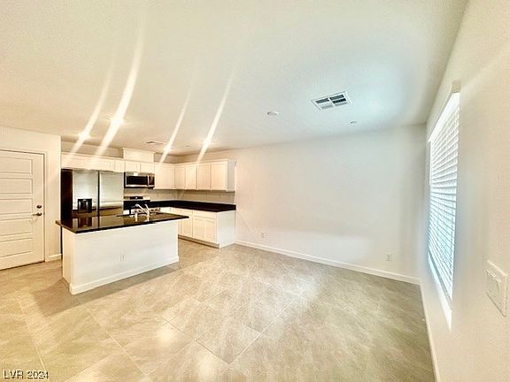 4th image of 3525 Grecian Queen Ave