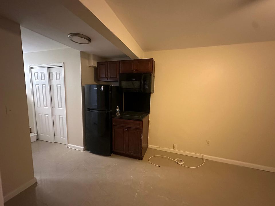 2nd image of 234 Roosevelt Ave APT D
