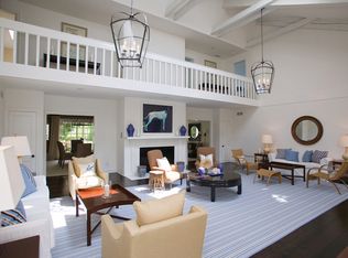 510 Old Town Rd, Southampton, NY 11968