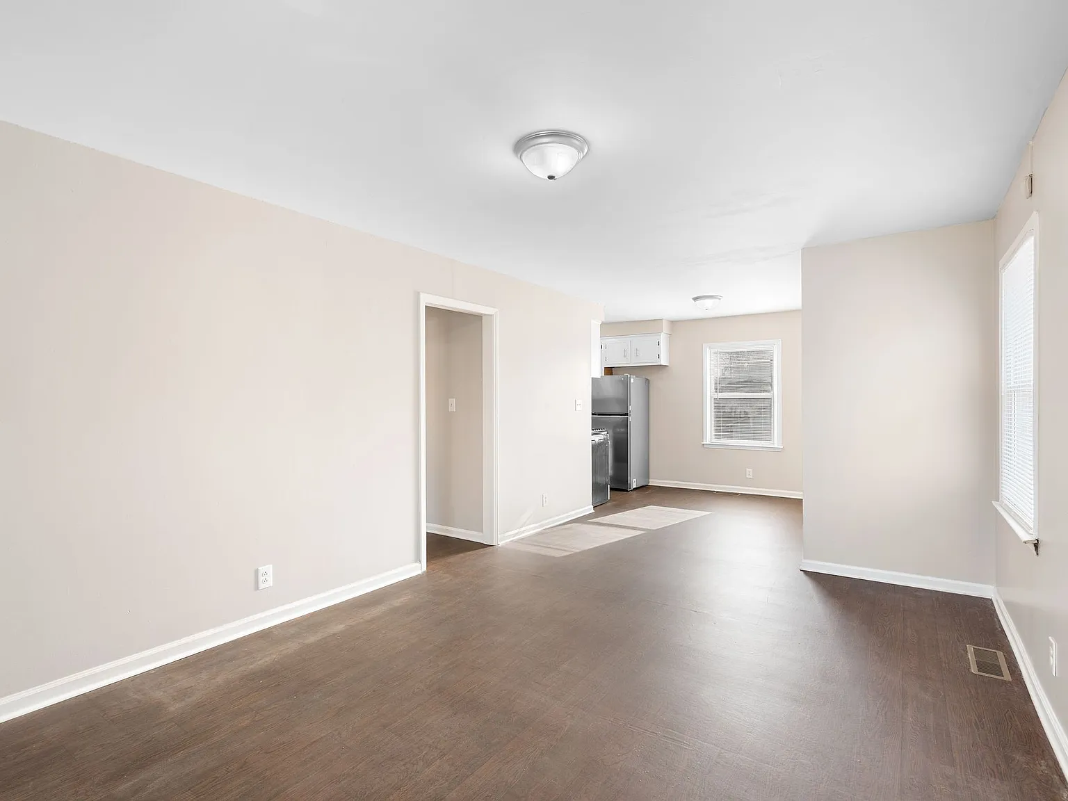 3 bed, 1.5 bath, 952 sqft, $1,195 — Photo 4