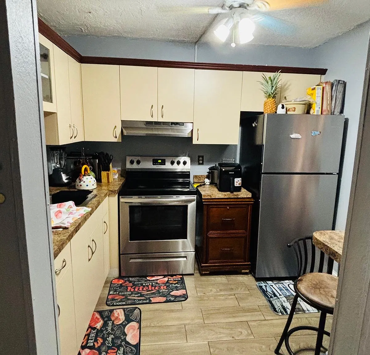 2 bed, 865 sqft, $1,700 — Photo 2