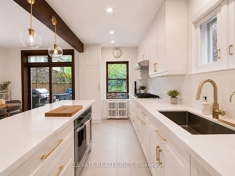 120 Eastwood Rd — Photo 2