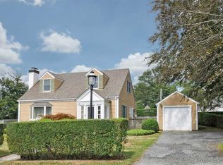 69 Harrison Ave, Newport, RI 02840