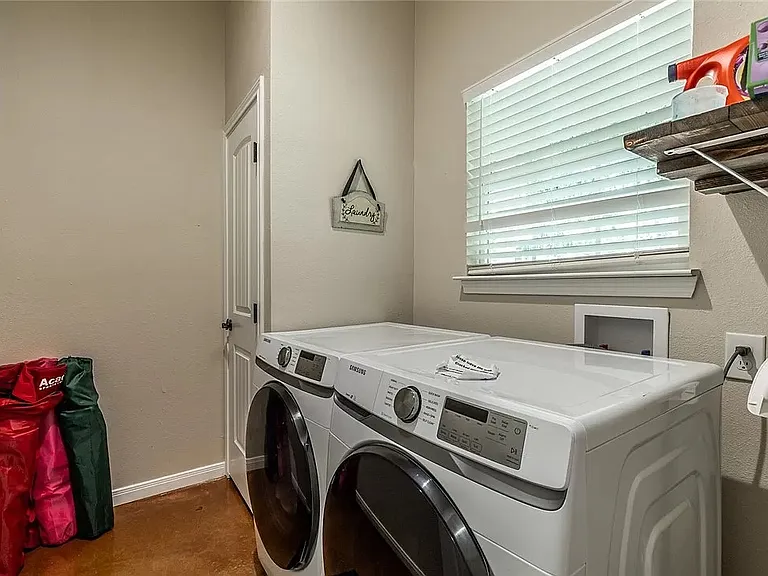 1121 Brook Ave — Photo 19