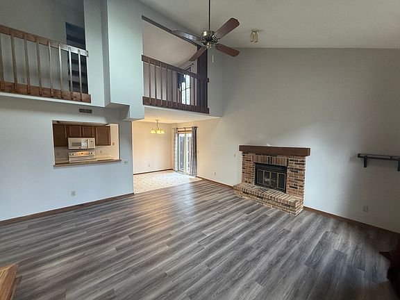 4th image of 5123 Pinebrook Dr