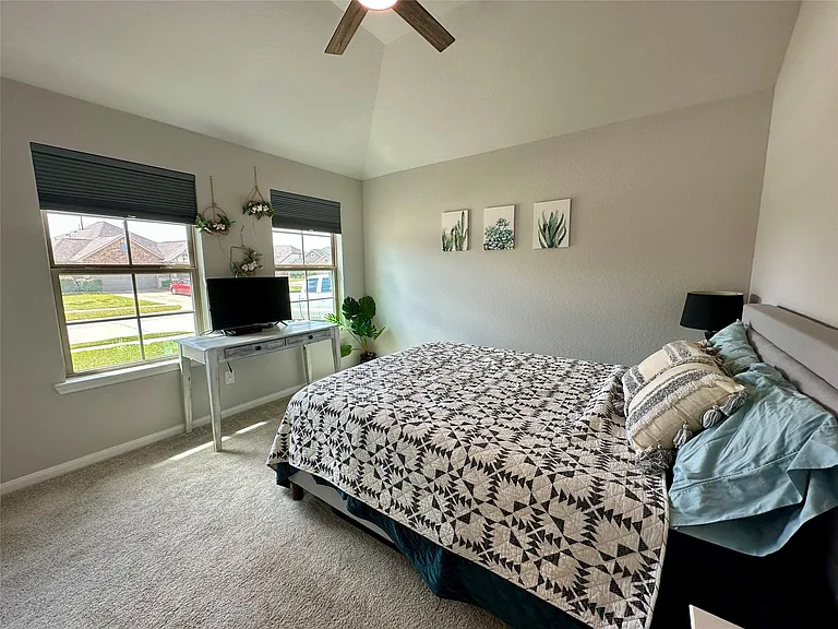 19218 Jenny Creek Ct — Photo 4