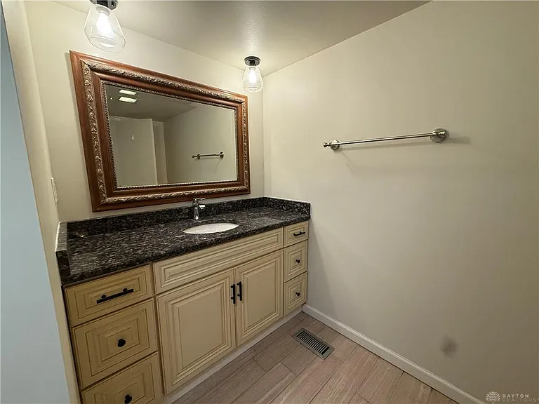 1201 E Centerville Station Rd — Photo 15
