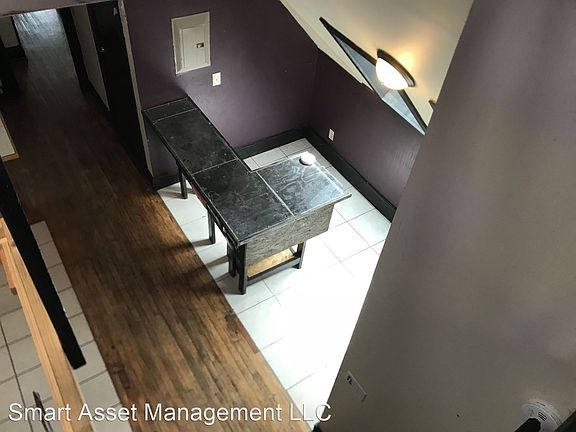 3rd image of 1864 N Cambridge Ave APT 4