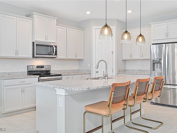 2nd image of 3132 Royal Gardens Ave